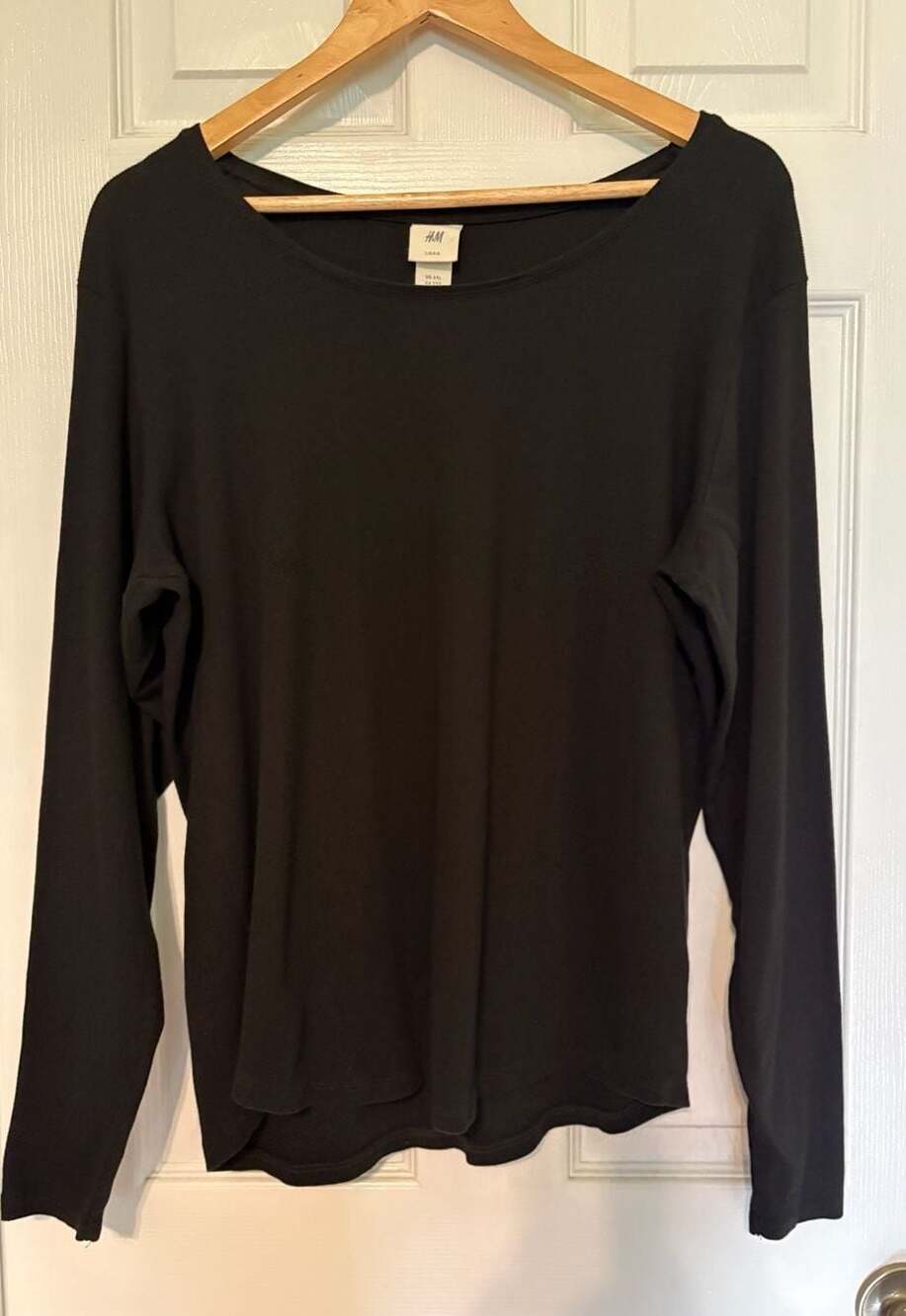 EUC H&M Women's Long Sleeve Crew Neck Top, Black, XXL
